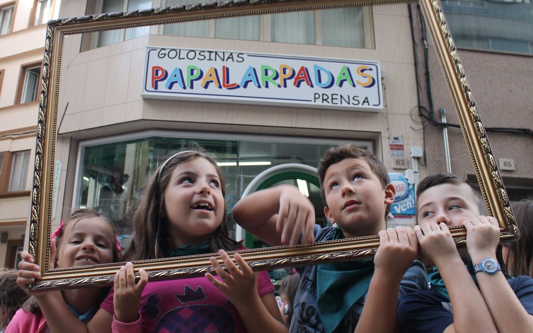 The children of Ribeira appropriate the Porta do Sol square